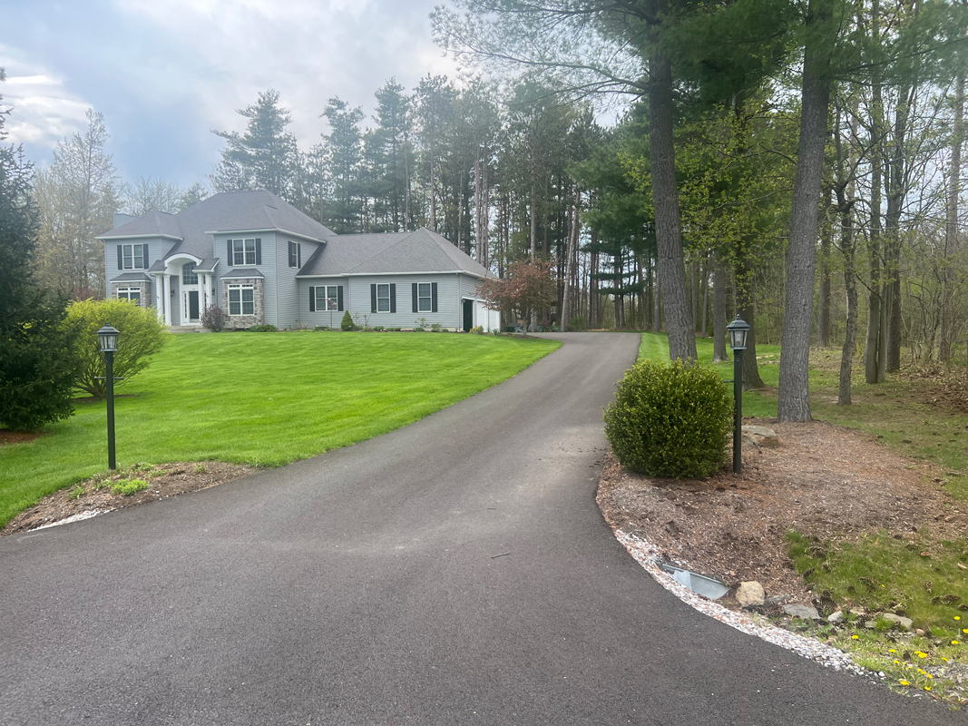 spencer_paving_reasons_to_pave_your_driveway